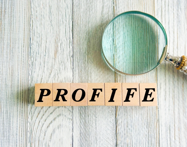プロフィール